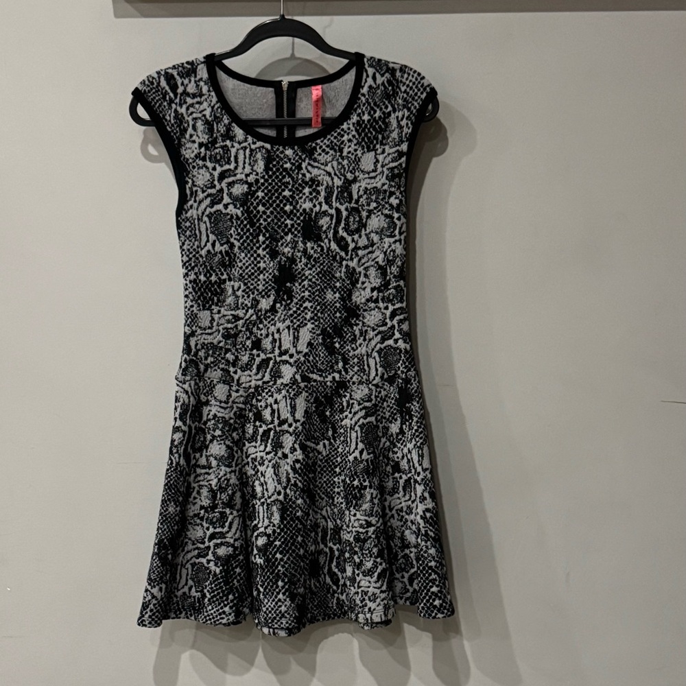 Party Dress!Black and Gray Patterned Mini Dress.Soft material and true to size!